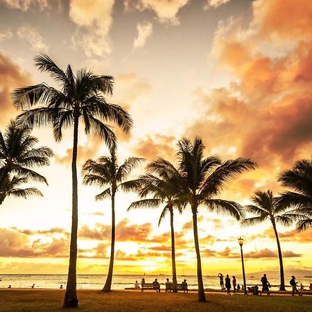Апартаменты Aqua Palms Waikiki Ocean View Lanai Parking Included Гонолулу Экстерьер фото