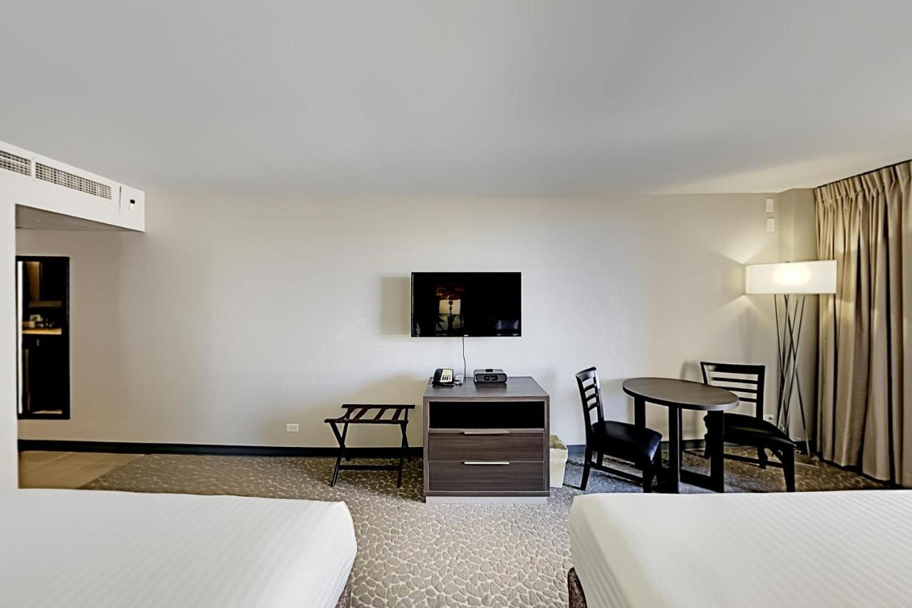 Апартаменты Aqua Palms Waikiki Ocean View Lanai Parking Included Гонолулу Экстерьер фото